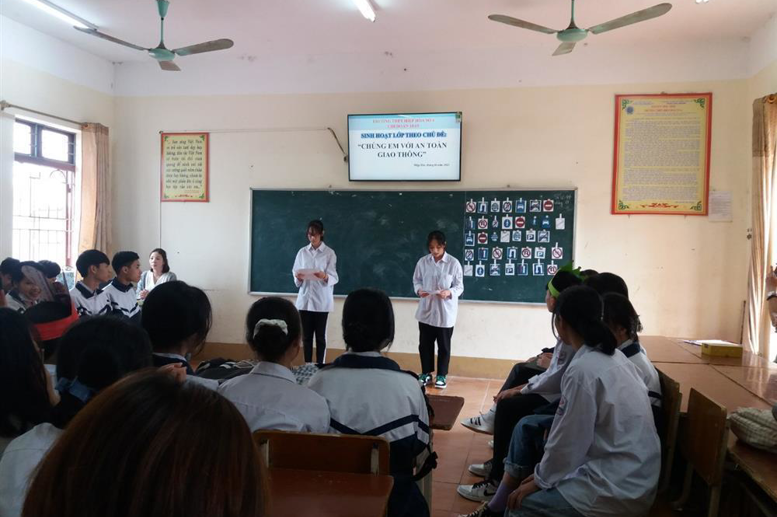 Giáo dục pháp luật cho học sinh của cô Ngô Thị Nhinh lớp 10A5